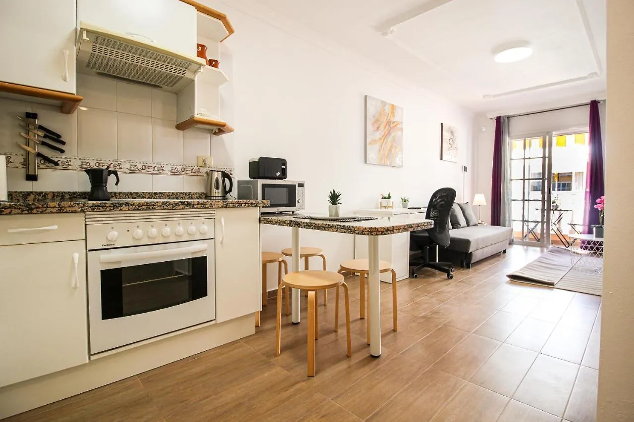 Beautiful Renovated Apartment With Air Conditioning Just Steps From The Sea In Playa San Juan 0*, Playa de San Juan (Tenerife)