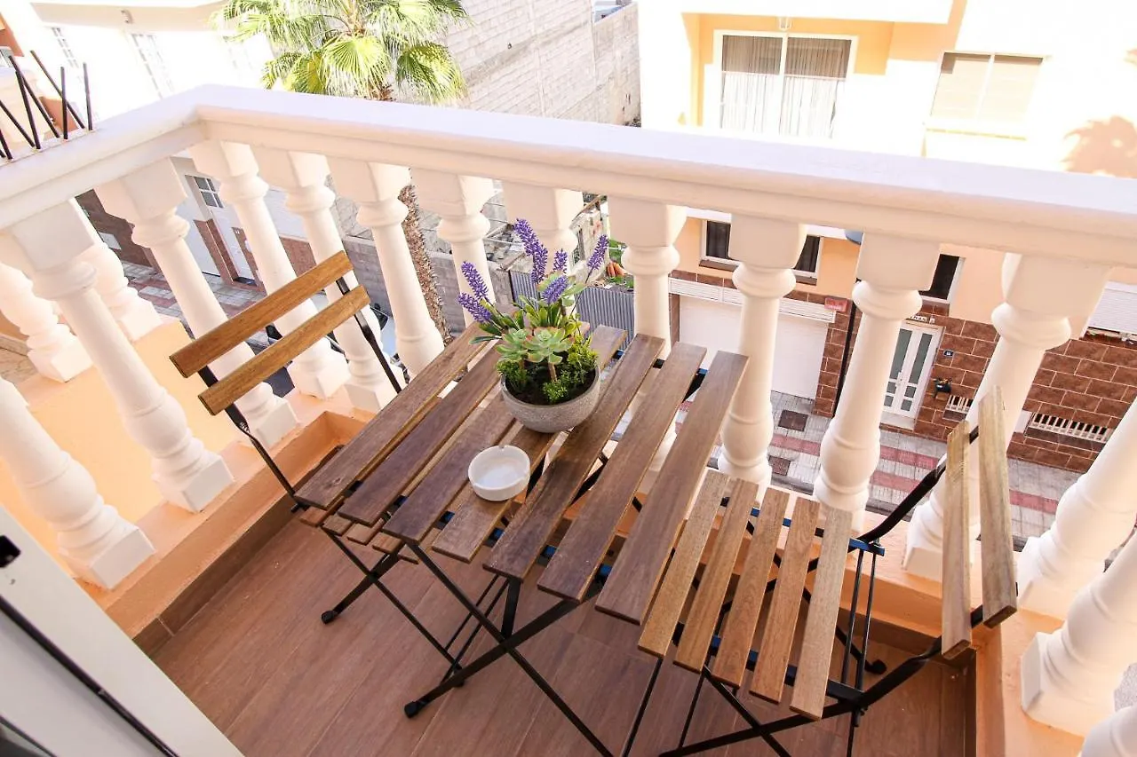 Beautiful Apartment With Air Conditioning Just Steps From The Sea In Playa San Juan