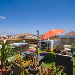 Solo Adultos, Tuneras Landhaus La Oliva